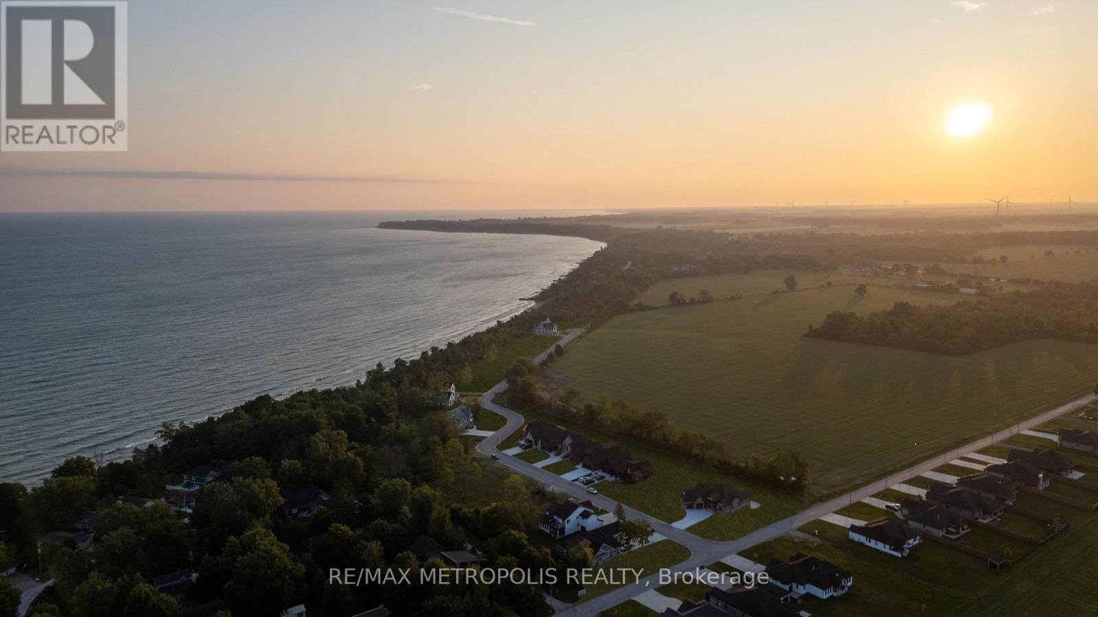 7041 Blue Coast Heights, Plympton-Wyoming, Ontario  N0N 1E0 - Photo 10 - X12813656