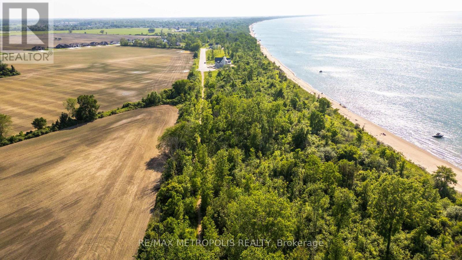 7041 Blue Coast Heights, Plympton-Wyoming, Ontario  N0N 1E0 - Photo 44 - X12813656