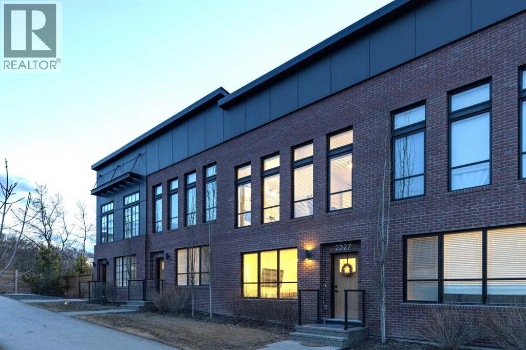 2327 77 Street Sw, Calgary, Alberta  T3H 6E1 - Photo 3 - A2284987