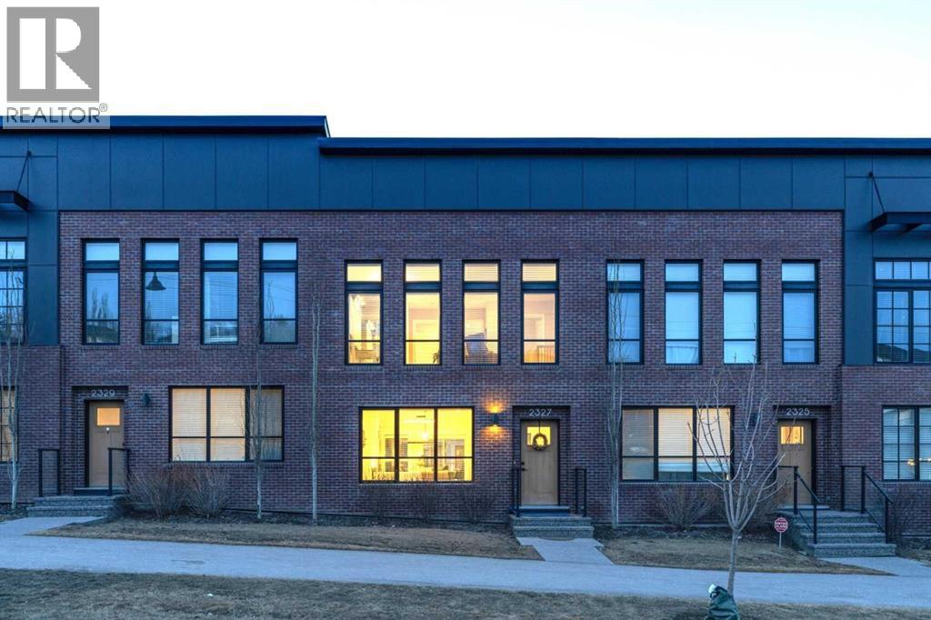 2327 77 Street Sw, Calgary, Alberta  T3H 6E1 - Photo 2 - A2284987