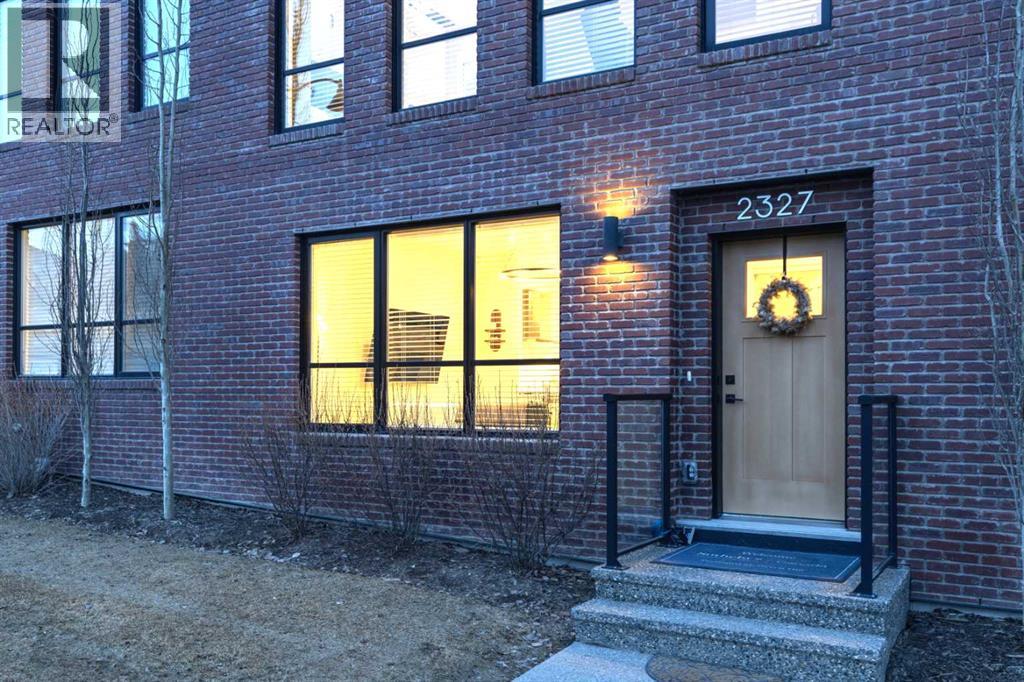 2327 77 Street Sw, Calgary, Alberta  T3H 6E1 - Photo 4 - A2284987