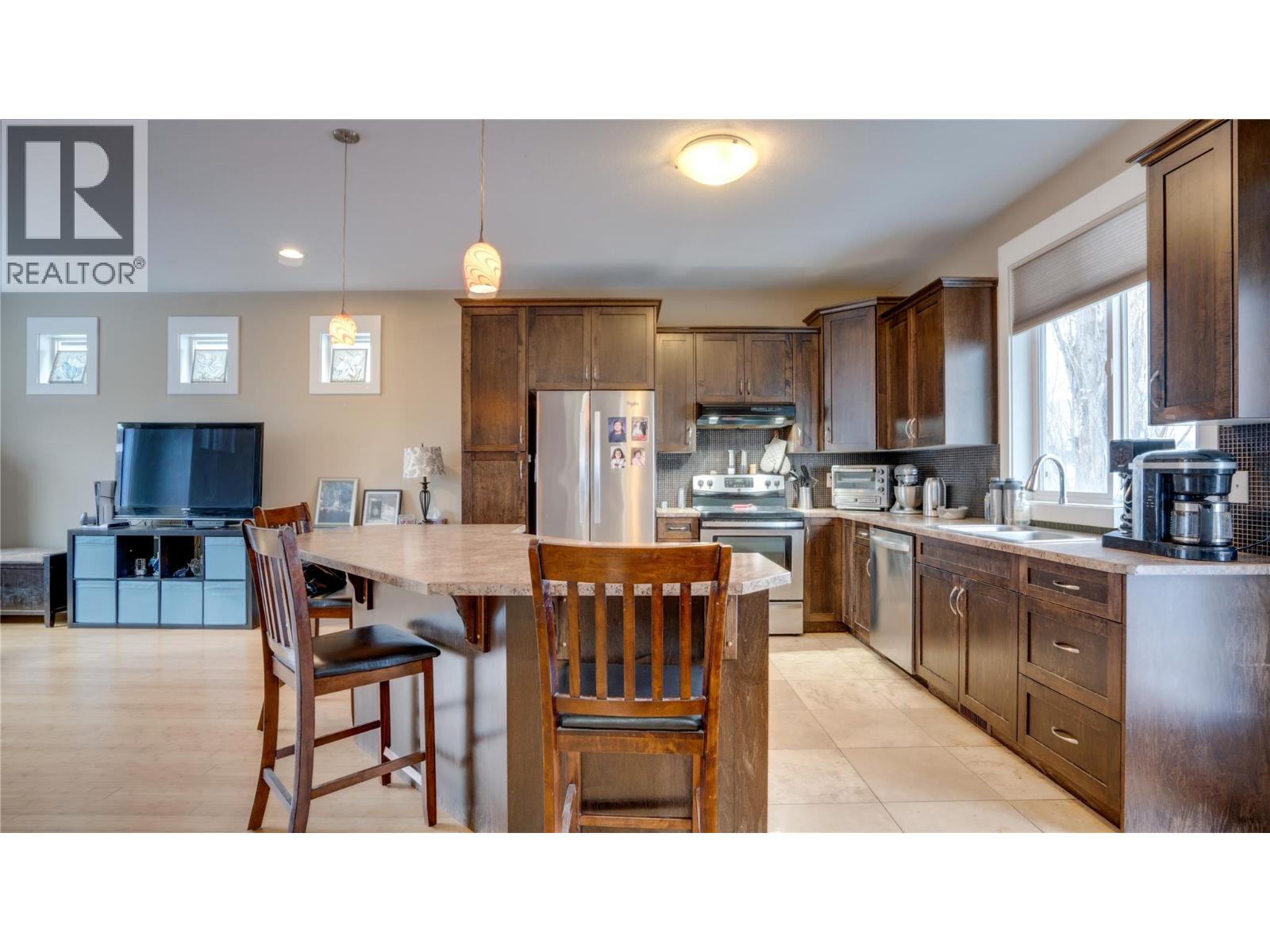 4406a 25 Street, Vernon, British Columbia  V1T 4S6 - Photo 6 - 10376429