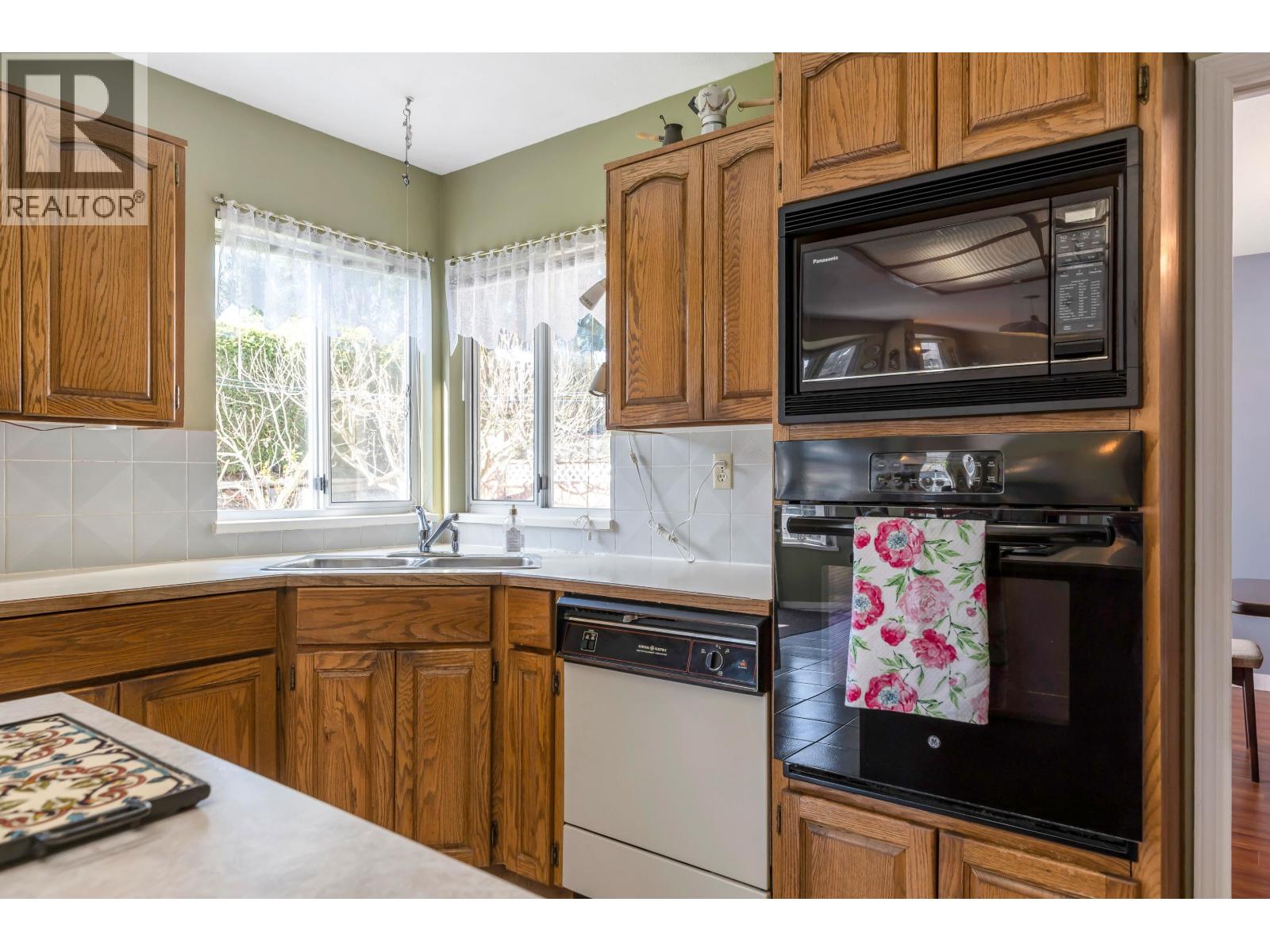 1859 Walnut Crescent, Coquitlam, British Columbia  V3J 7S9 - Photo 12 - R3092772