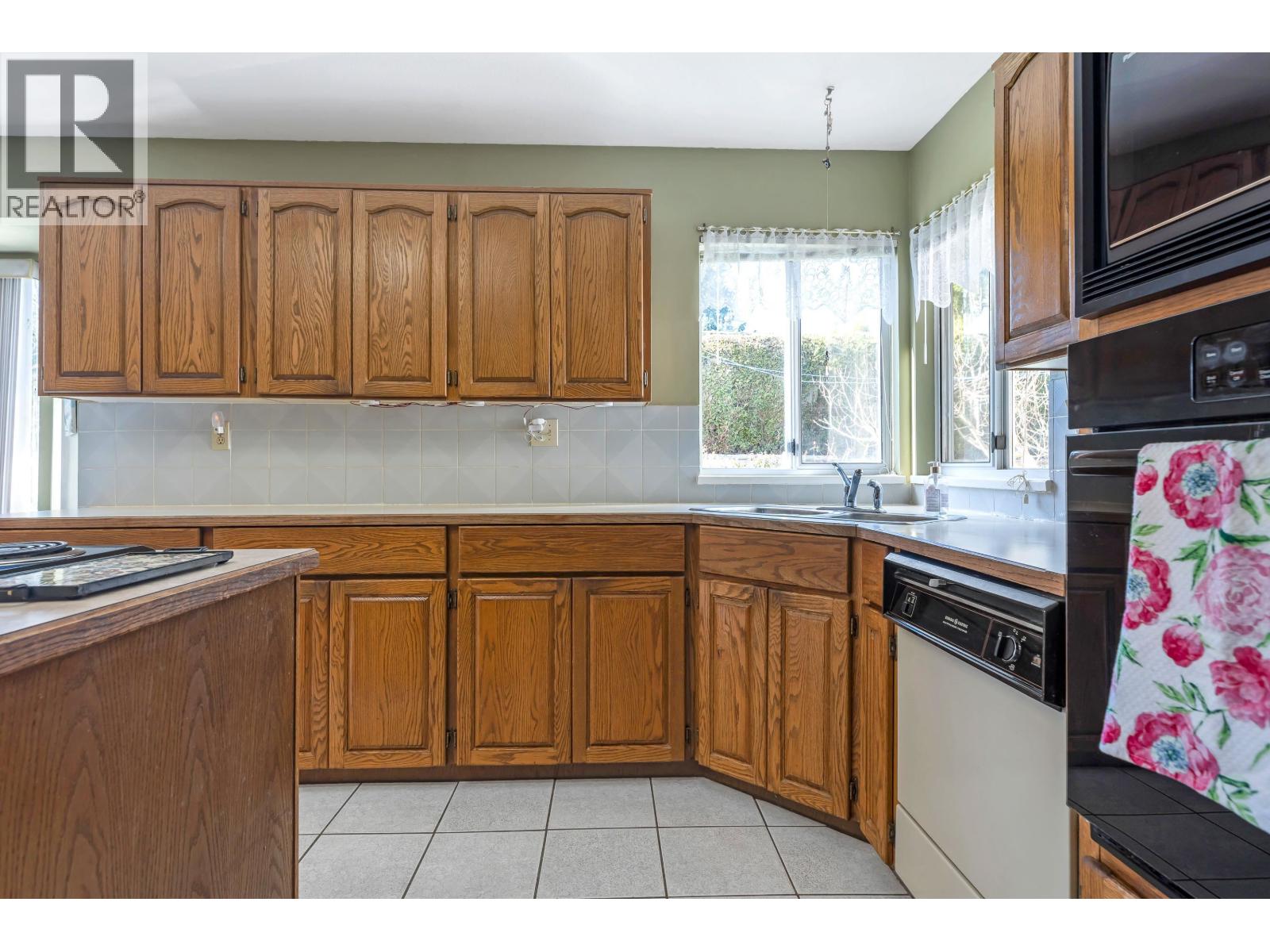 1859 Walnut Crescent, Coquitlam, British Columbia  V3J 7S9 - Photo 13 - R3092772