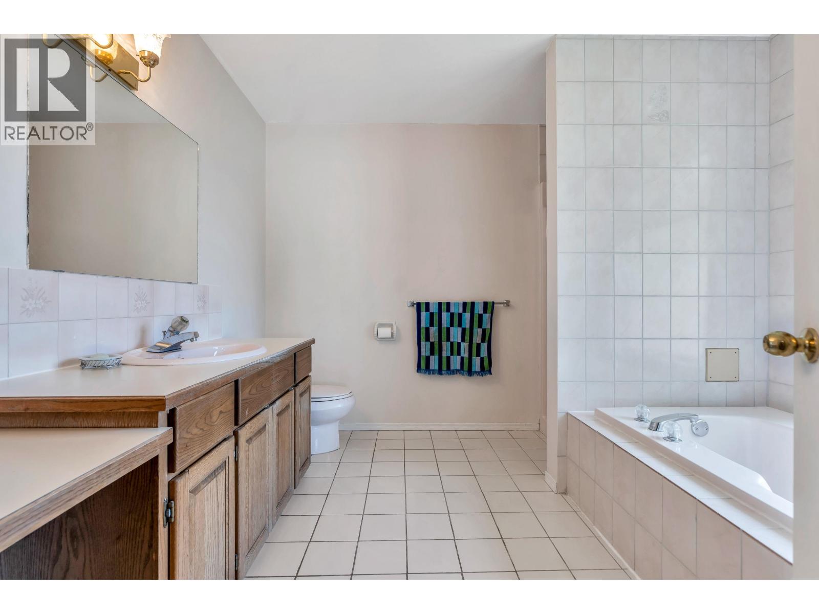 1859 Walnut Crescent, Coquitlam, British Columbia  V3J 7S9 - Photo 30 - R3092772