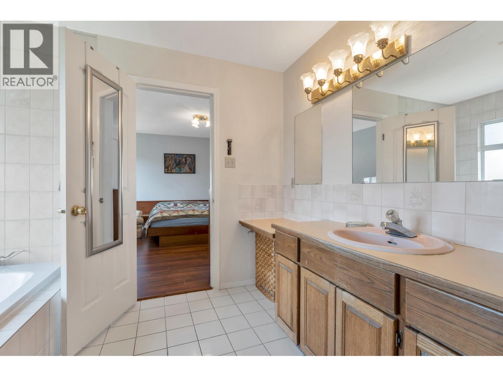 1859 Walnut Crescent, Coquitlam, British Columbia  V3J 7S9 - Photo 31 - R3092772