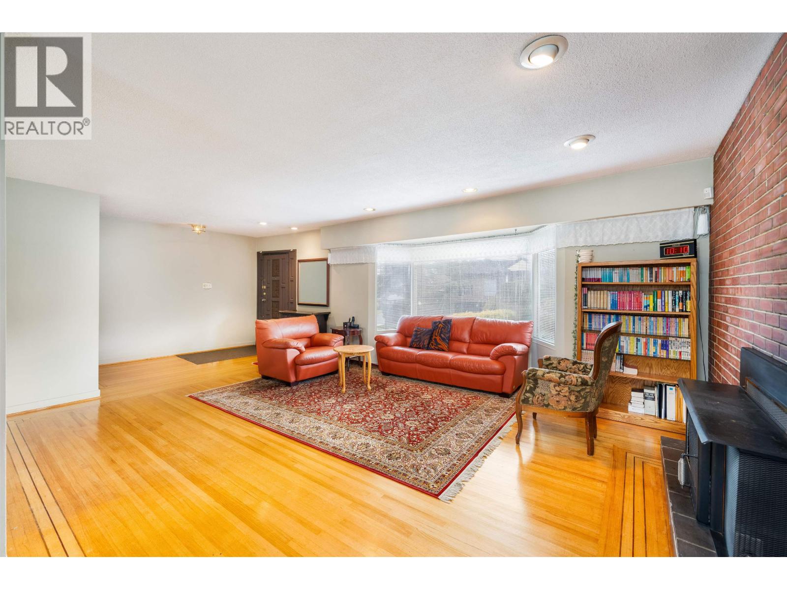 5045 Barker Crescent, Burnaby, British Columbia  V5G 3G6 - Photo 17 - R3092779