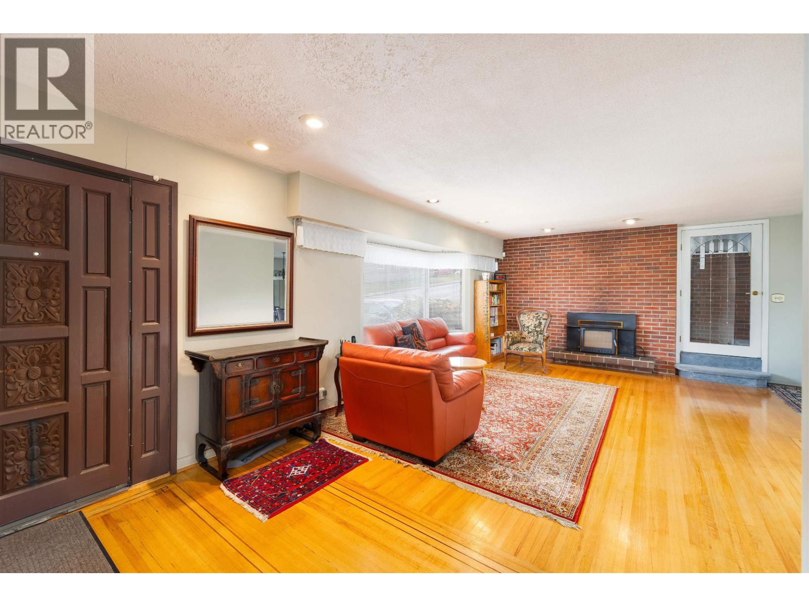 5045 Barker Crescent, Burnaby, British Columbia  V5G 3G6 - Photo 15 - R3092779