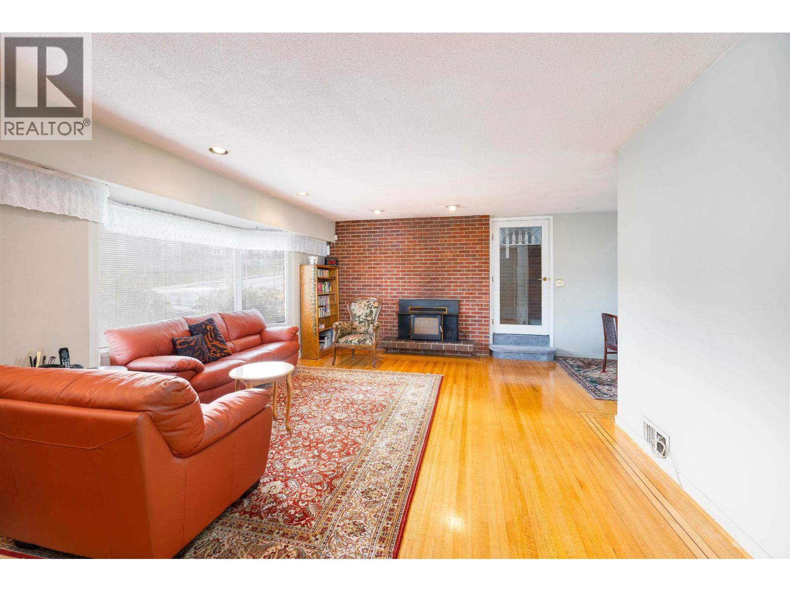 5045 Barker Crescent, Burnaby, British Columbia  V5G 3G6 - Photo 16 - R3092779