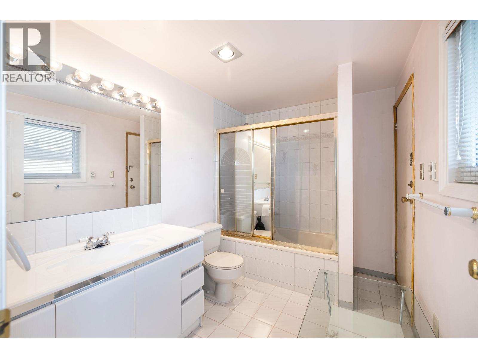 5045 Barker Crescent, Burnaby, British Columbia  V5G 3G6 - Photo 22 - R3092779