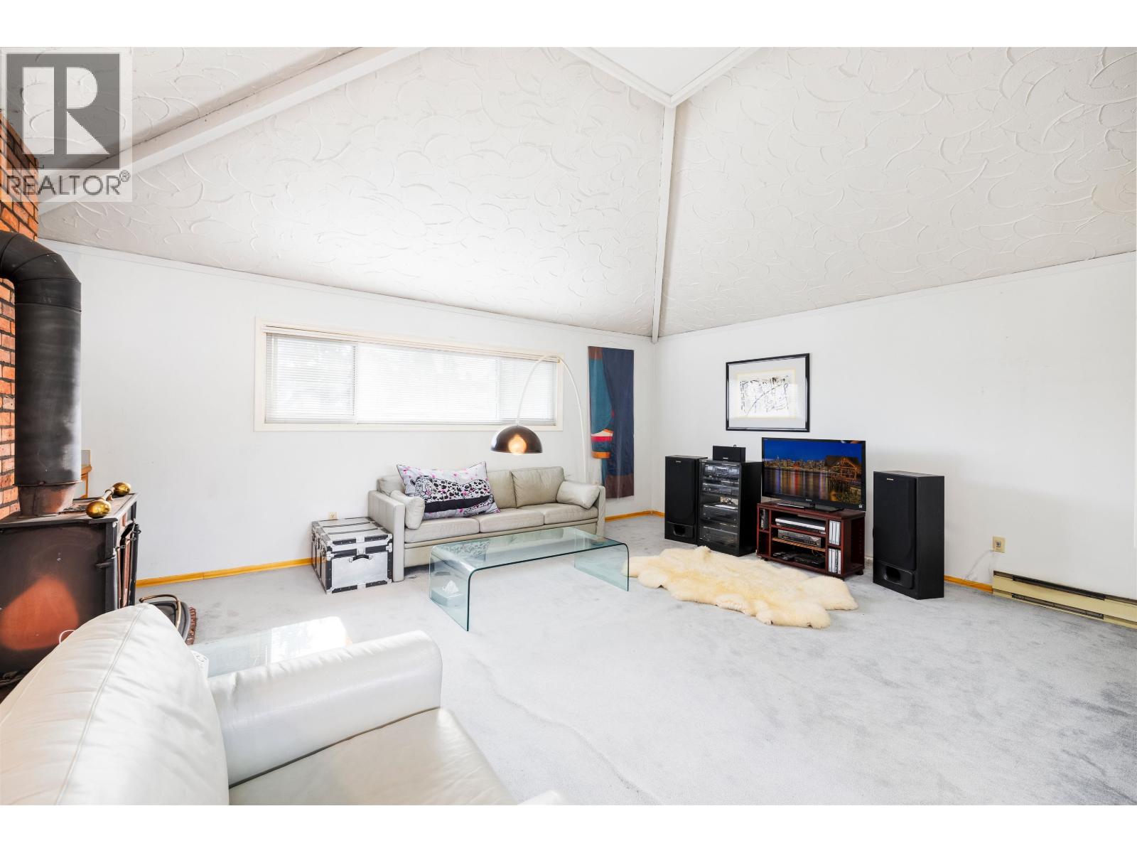 5045 Barker Crescent, Burnaby, British Columbia  V5G 3G6 - Photo 23 - R3092779