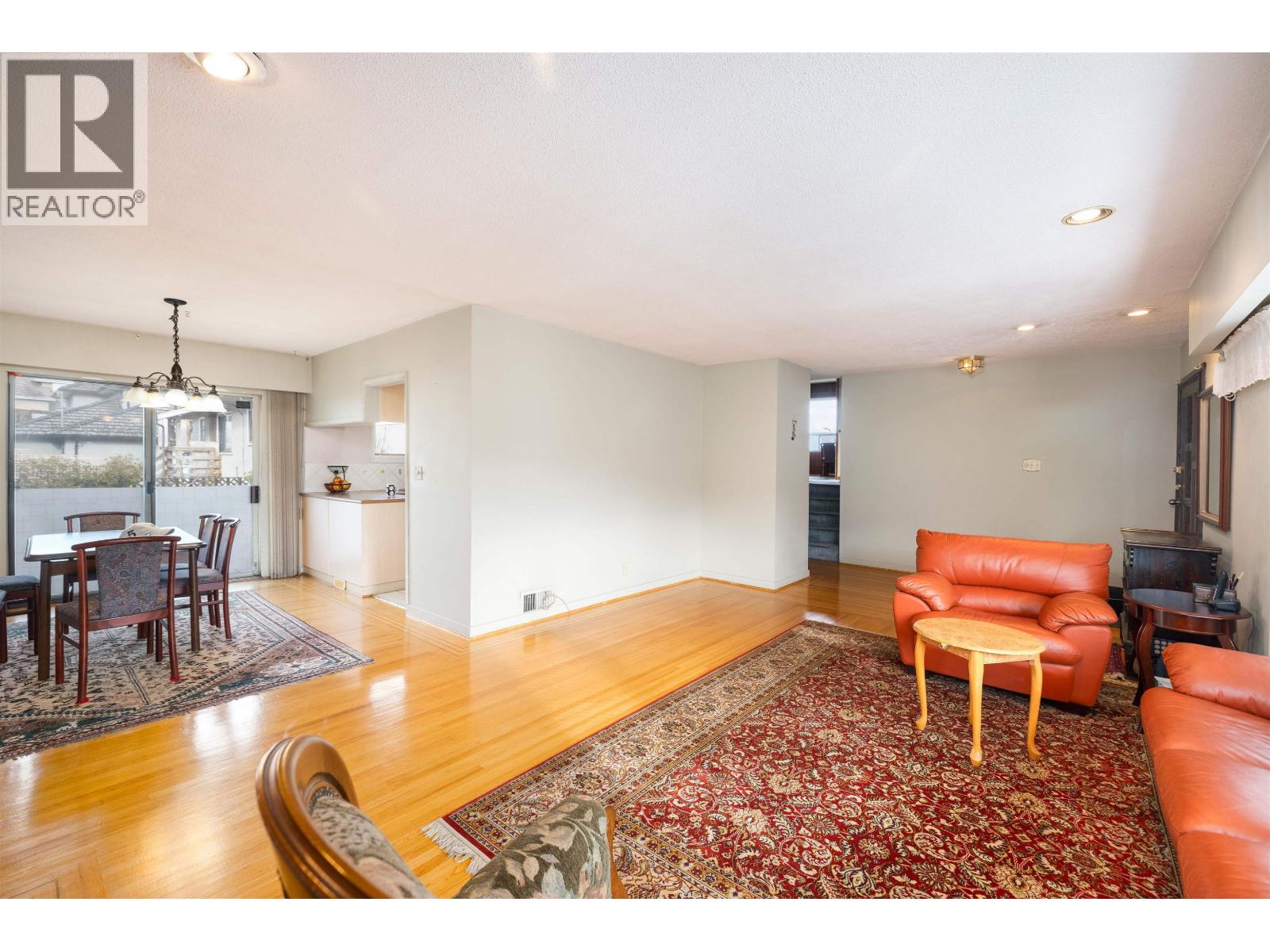 5045 Barker Crescent, Burnaby, British Columbia  V5G 3G6 - Photo 18 - R3092779