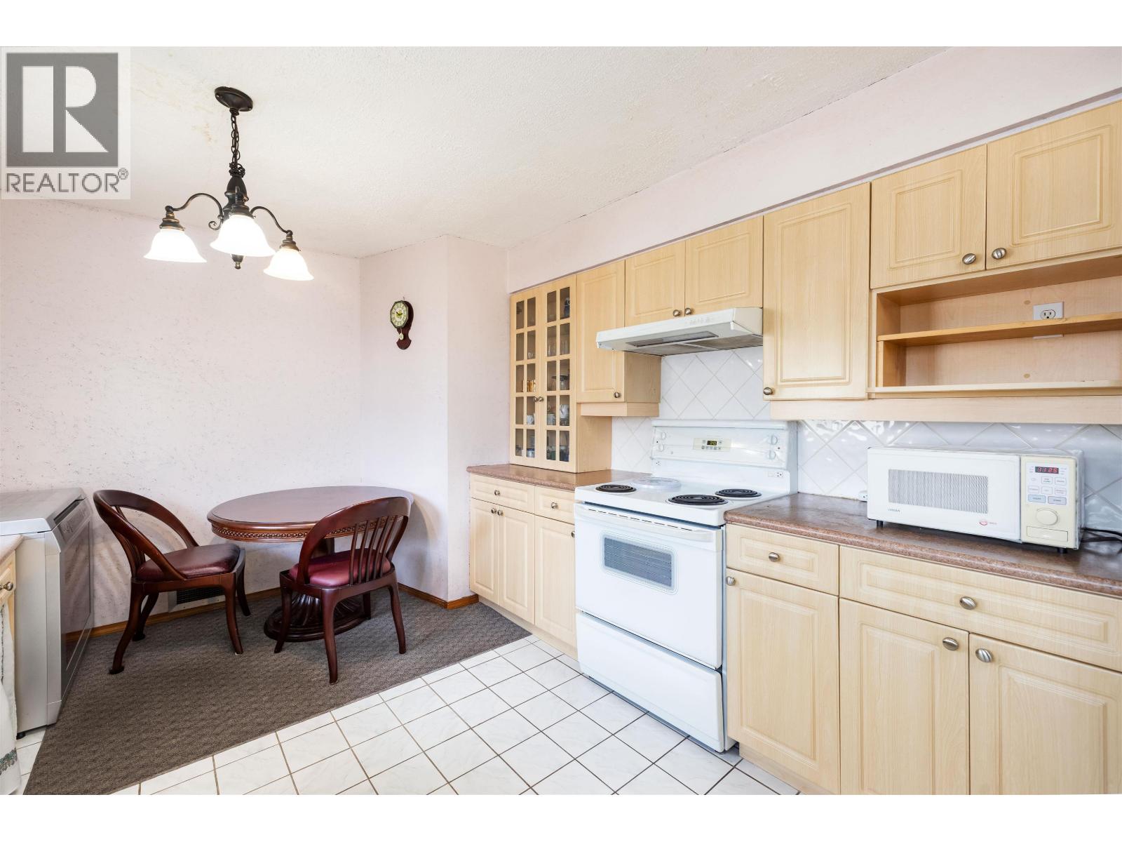 5045 Barker Crescent, Burnaby, British Columbia  V5G 3G6 - Photo 21 - R3092779