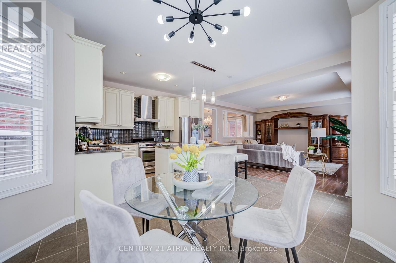 56 Kelly Crescent, Markham, Ontario  L6E 2B6 - Photo 18 - N12813706