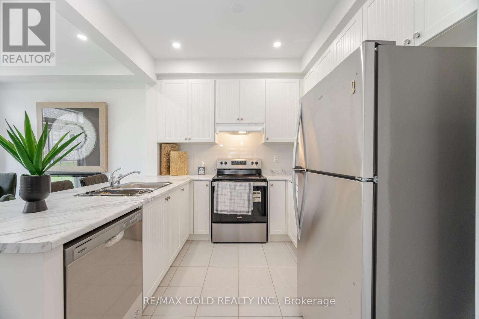 162 Hartington Street, Vaughan, Ontario  L4H 5J5 - Photo 6 - N12813712