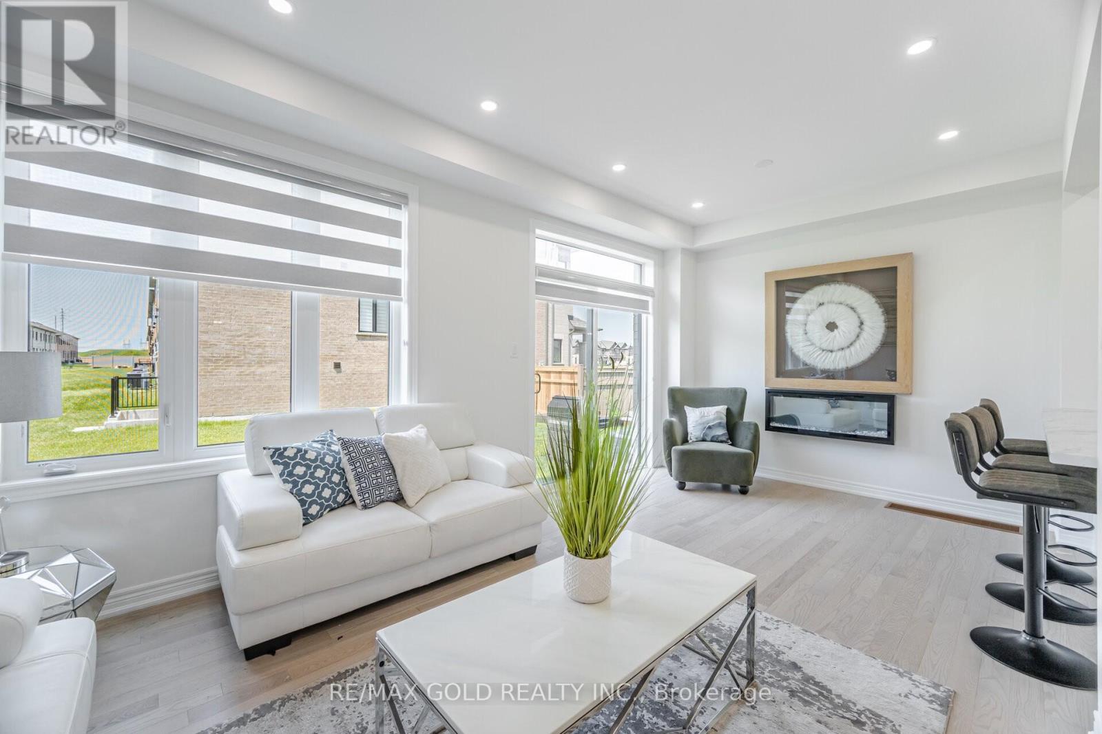 162 Hartington Street, Vaughan, Ontario  L4H 5J5 - Photo 7 - N12813712