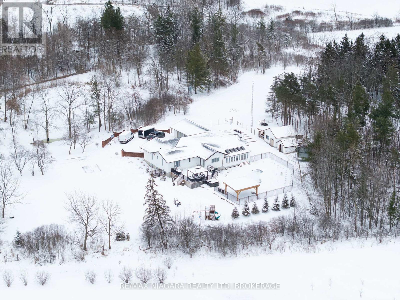 340 Roland Road, Pelham, Ontario  L0S 1M0 - Photo 2 - X12632398