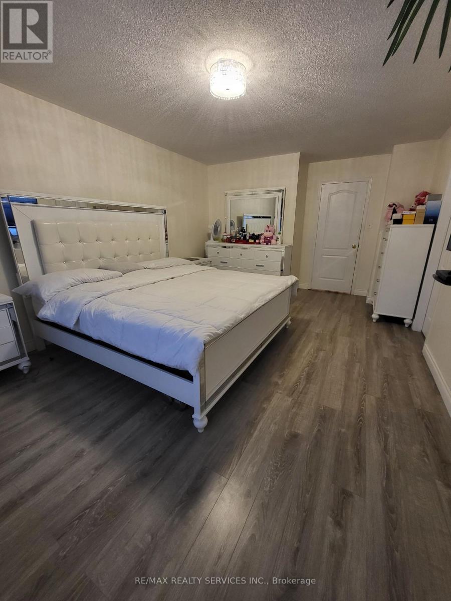 19 Albery Road, Brampton, Ontario  L7A 0K7 - Photo 16 - W12813674