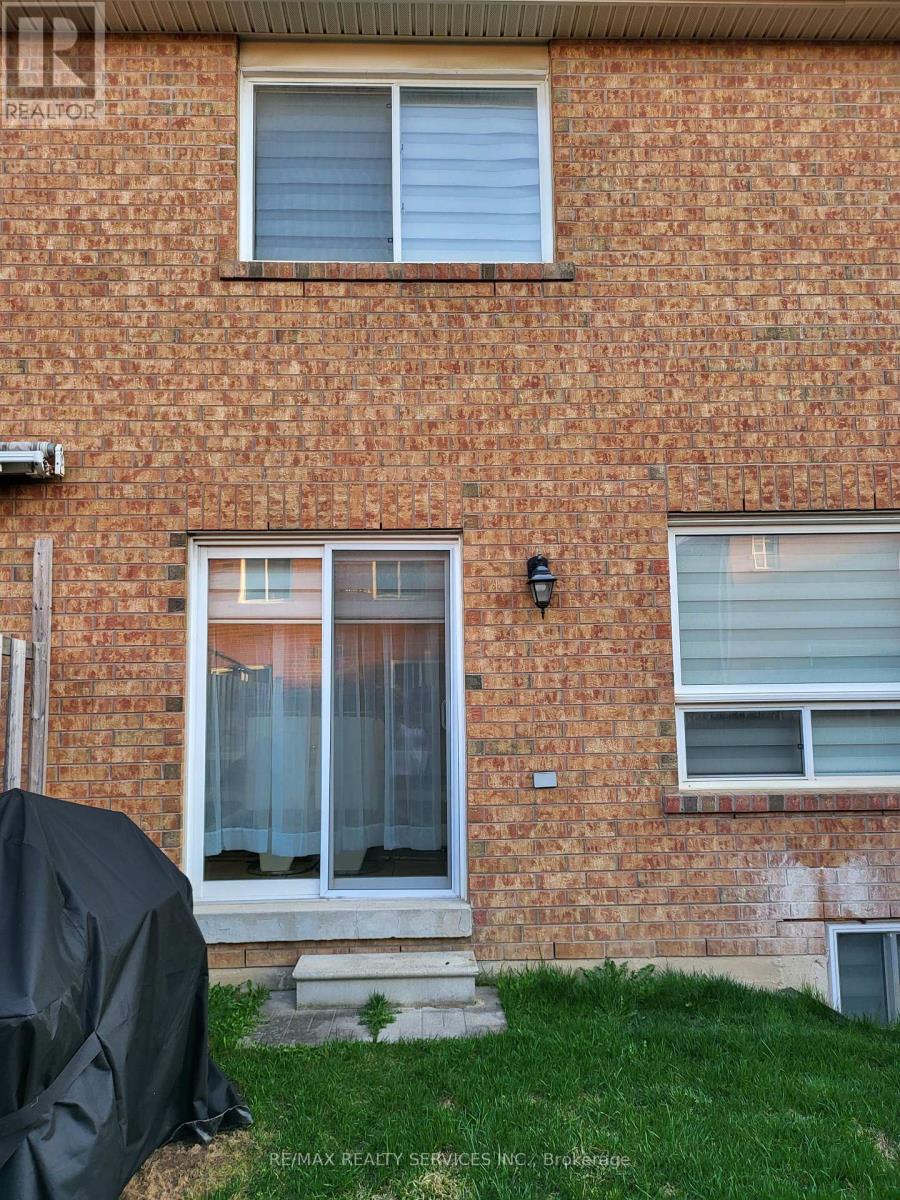 19 Albery Road, Brampton, Ontario  L7A 0K7 - Photo 19 - W12813674