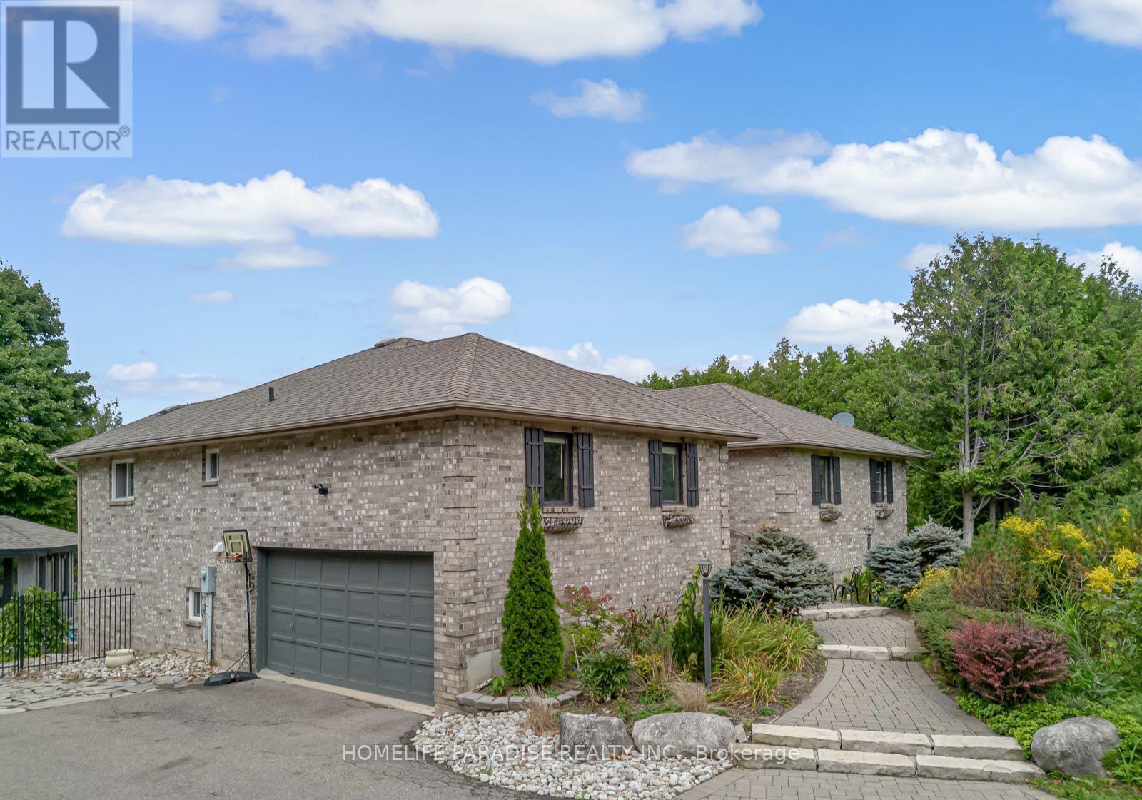 19 Mcconachie Crescent, Caledon, Ontario  L7K 0B9 - Photo 2 - W12813680