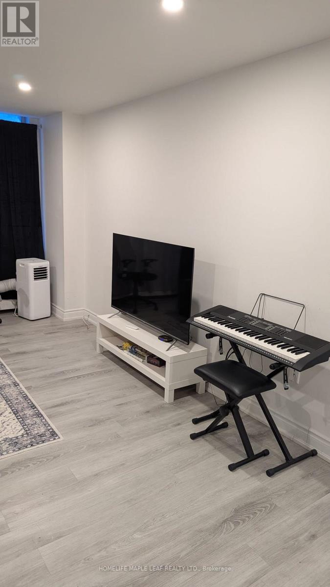 604 - 200 Lotherton Pathway, Toronto, Ontario  M6B 2G8 - Photo 11 - W12813690