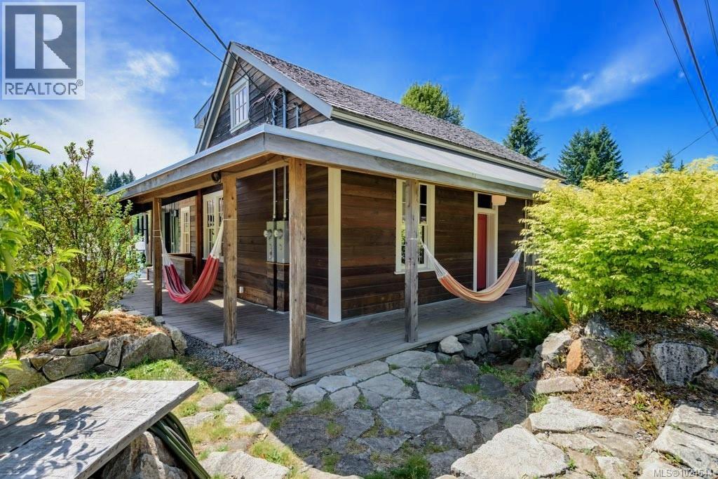 2613 Dunsmuir Ave, Cumberland, British Columbia V0R 1S0 - Photo 2 - 1024644