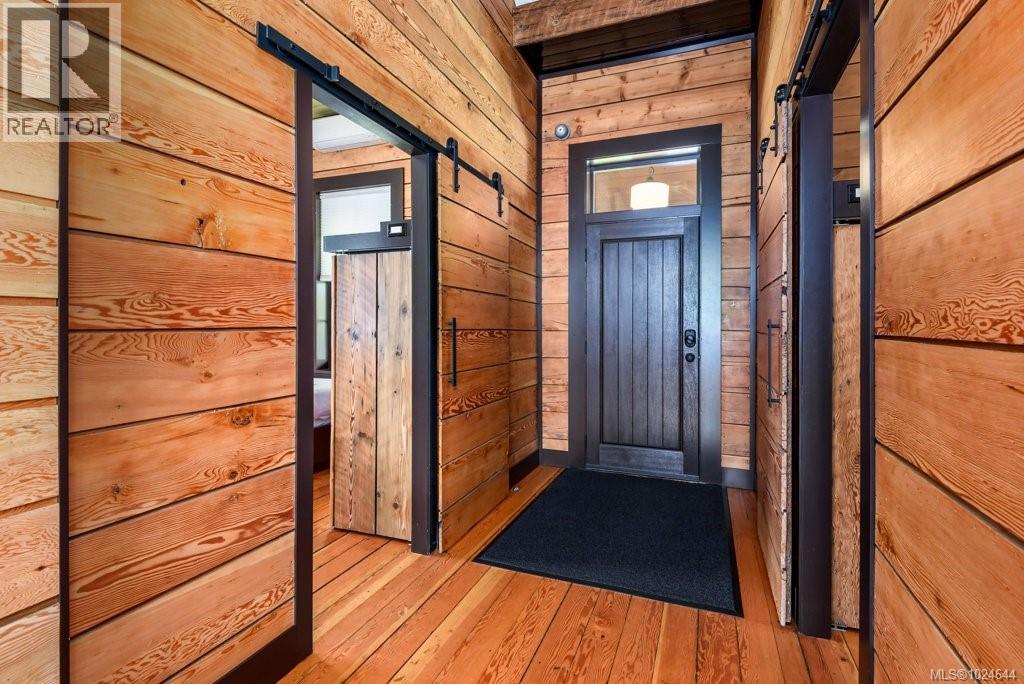 2613 Dunsmuir Ave, Cumberland, British Columbia V0R 1S0 - Photo 3 - 1024644