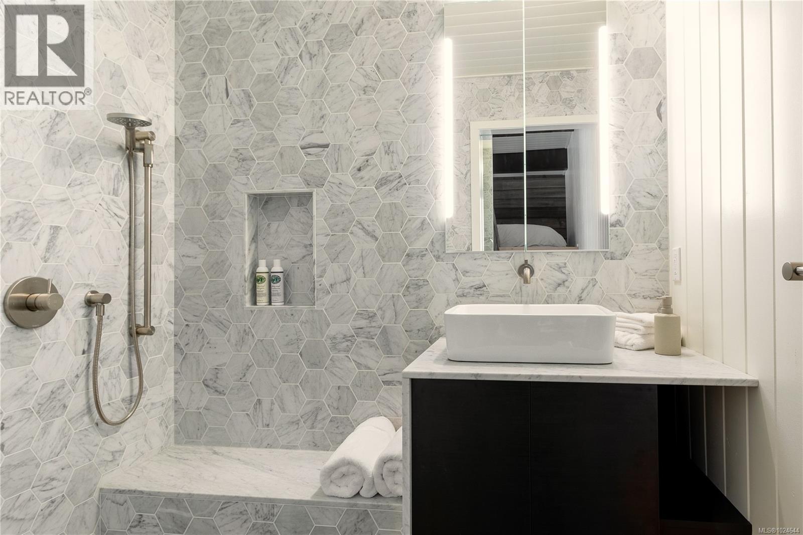 2613 Dunsmuir Ave, Cumberland, British Columbia V0R 1S0 - Photo 36 - 1024644