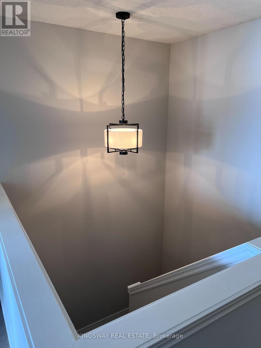 242 Doon Mills Drive, Kitchener, Ontario  N2P 2R8 - Photo 18 - X12813672