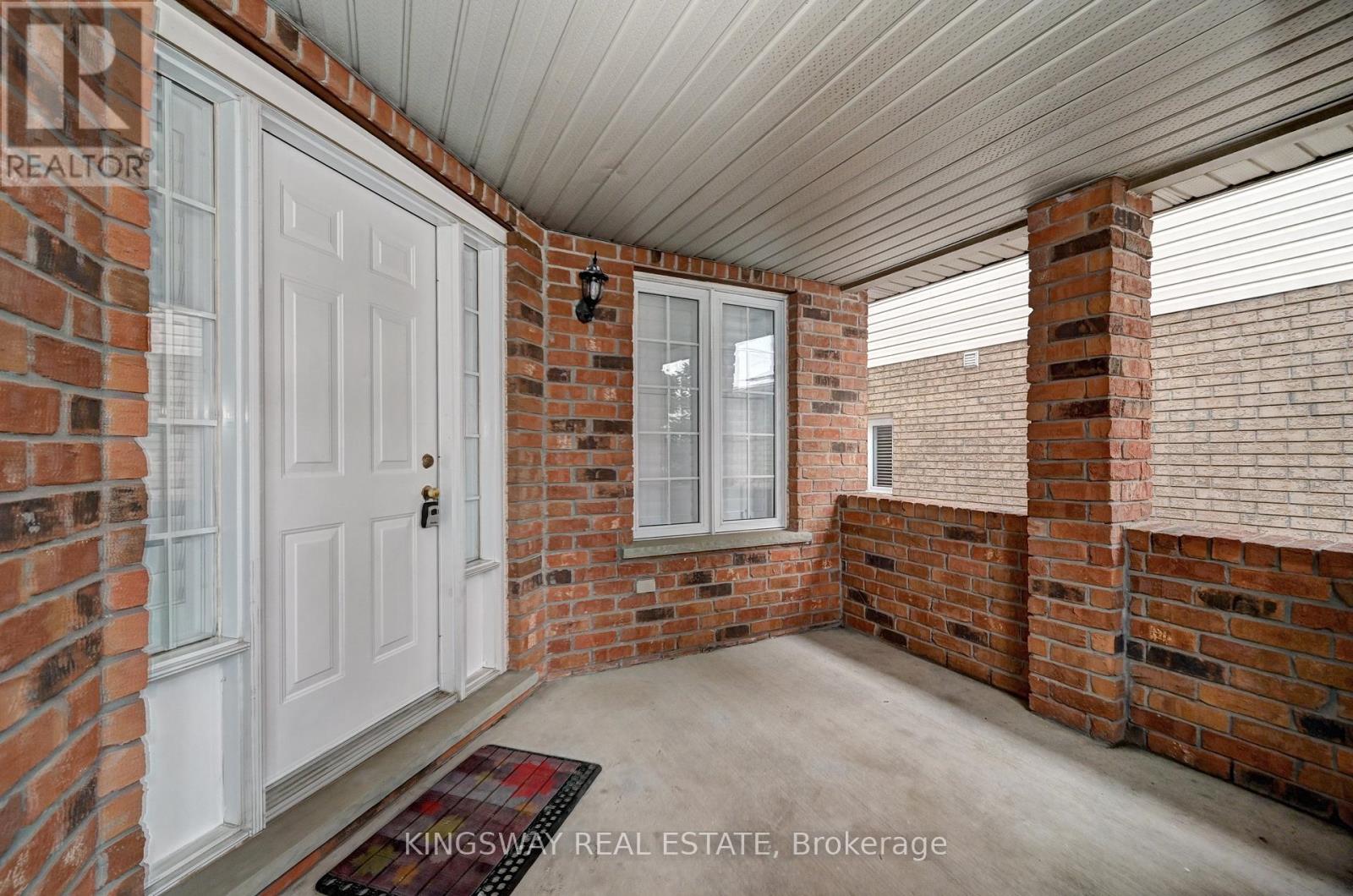 242 Doon Mills Drive, Kitchener, Ontario  N2P 2R8 - Photo 2 - X12813672