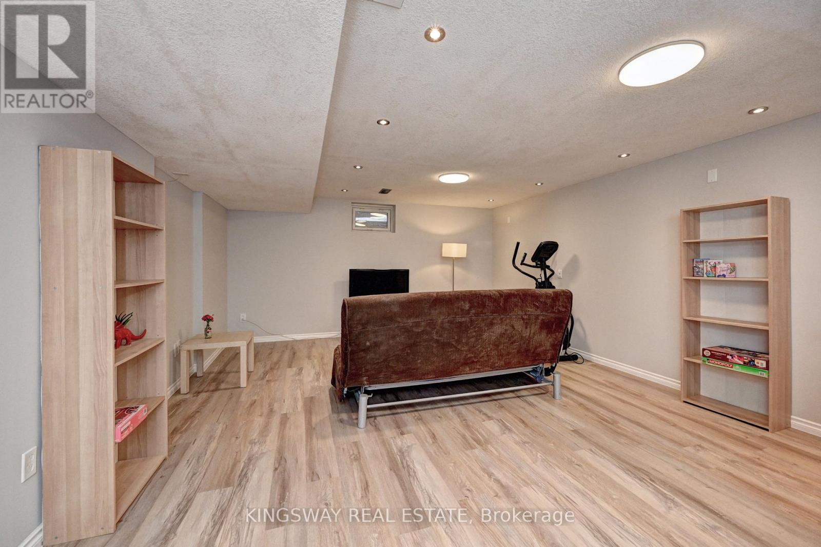 242 Doon Mills Drive, Kitchener, Ontario  N2P 2R8 - Photo 35 - X12813672