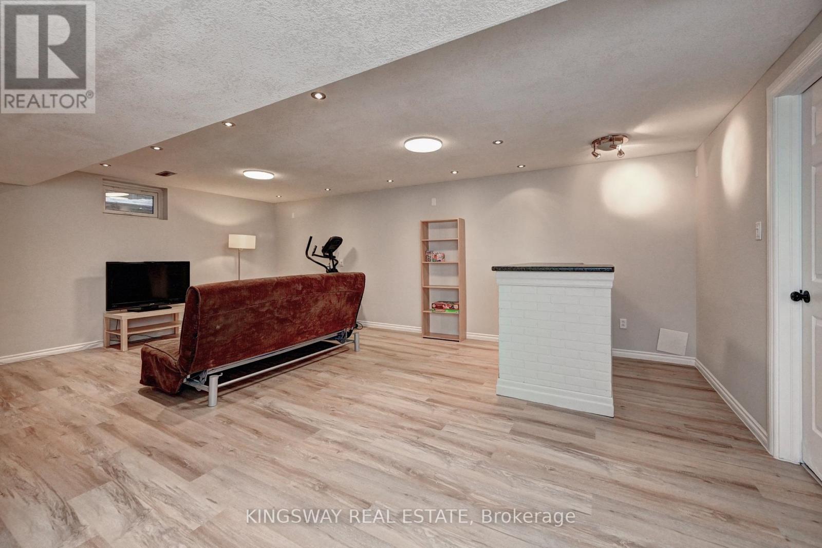 242 Doon Mills Drive, Kitchener, Ontario  N2P 2R8 - Photo 36 - X12813672