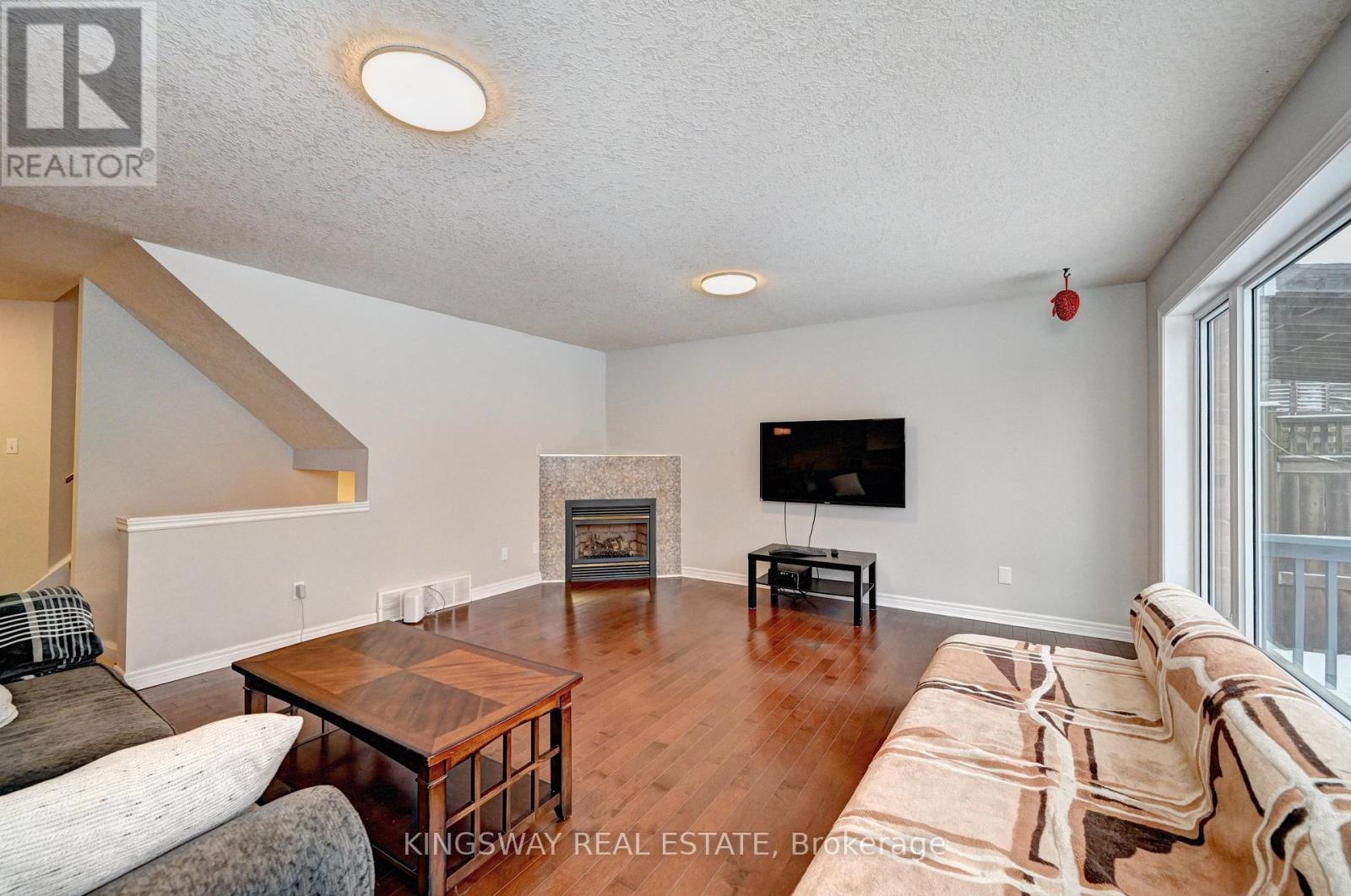 242 Doon Mills Drive, Kitchener, Ontario  N2P 2R8 - Photo 6 - X12813672
