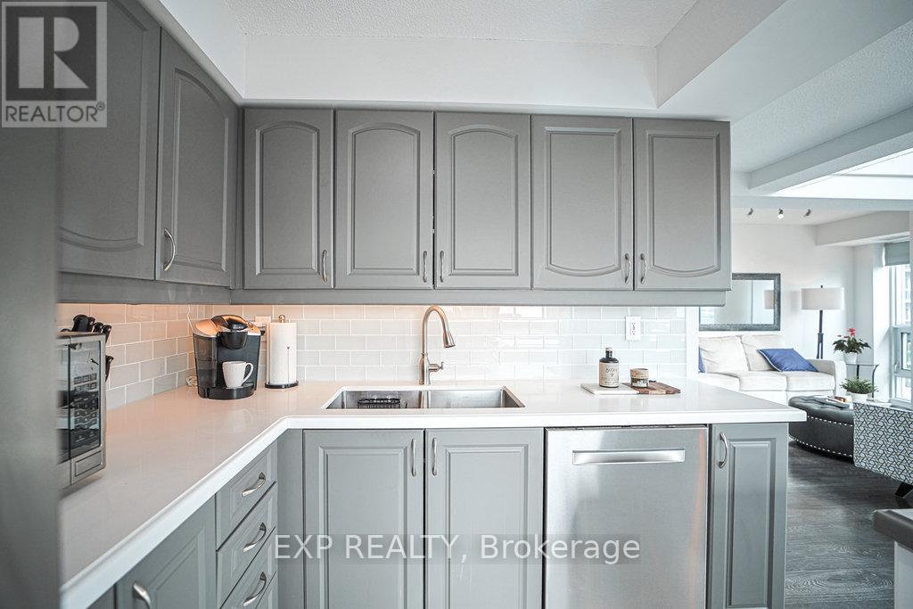 2304 - 155 Legion Road N, Toronto, Ontario  M8Y 0A7 - Photo 11 - W12670672