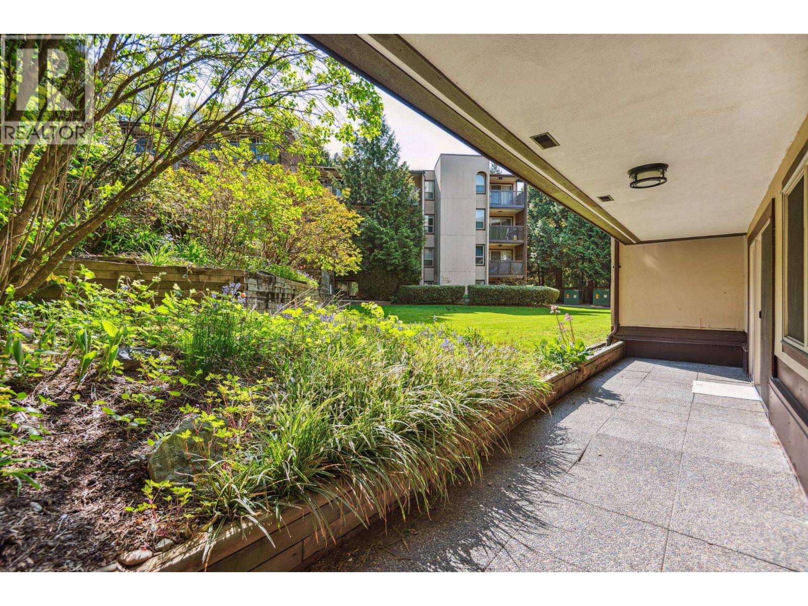 Listing Picture 13 of 26 : 101 9857 MANCHESTER DRIVE, Burnaby / 本拿比 - 魯藝地產 Yvonne Lu Group - MLS Medallion Club Member