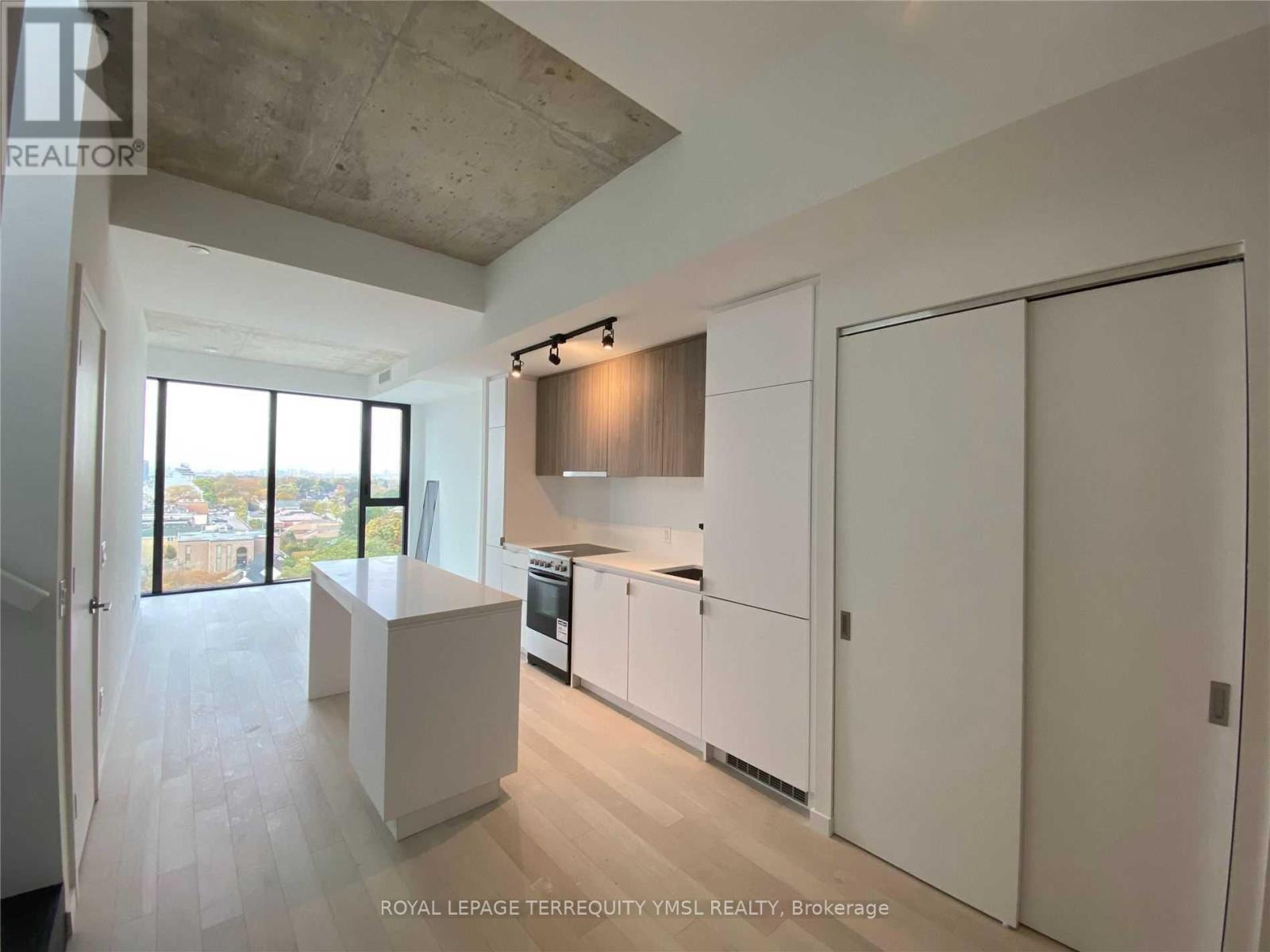 816 - 7 Smith Crescent, Toronto, Ontario  M8Z 0G3 - Photo 10 - W12812266