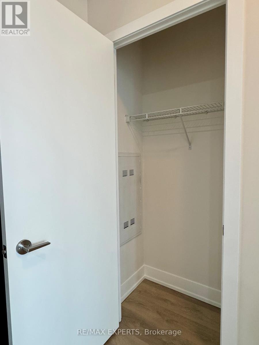 717 - 9471 Yonge Street, Richmond Hill, Ontario  L4C 0Z5 - Photo 3 - N12813718