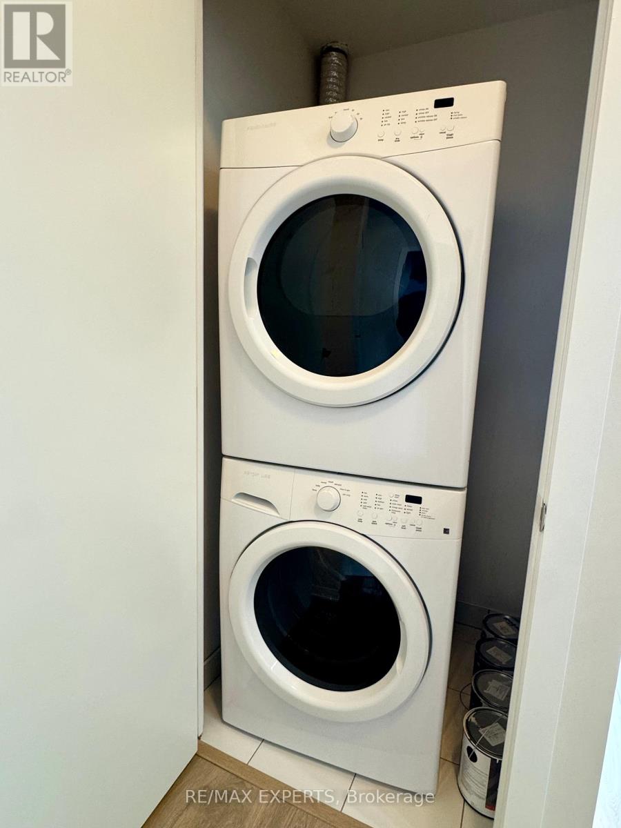 717 - 9471 Yonge Street, Richmond Hill, Ontario  L4C 0Z5 - Photo 9 - N12813718