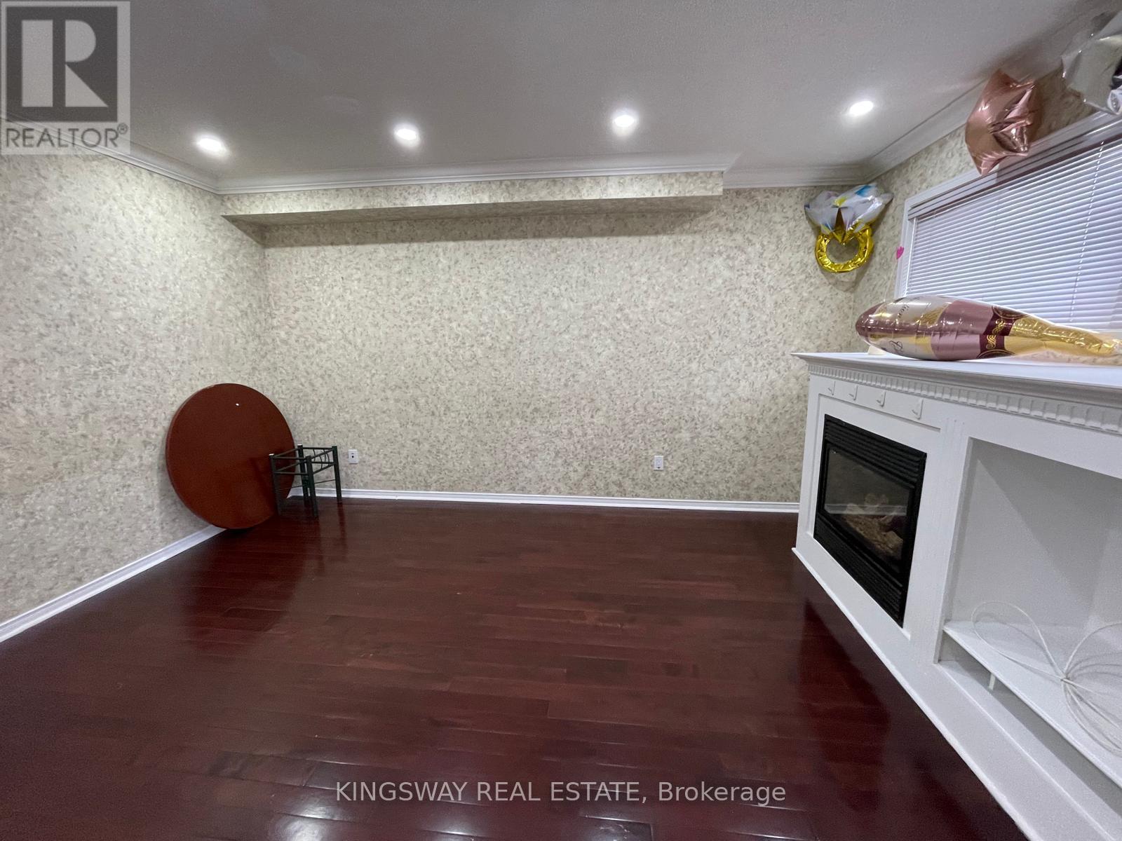 1267 Bantham St Street, Mississauga, Ontario  L5V 1P7 - Photo 11 - W12683740