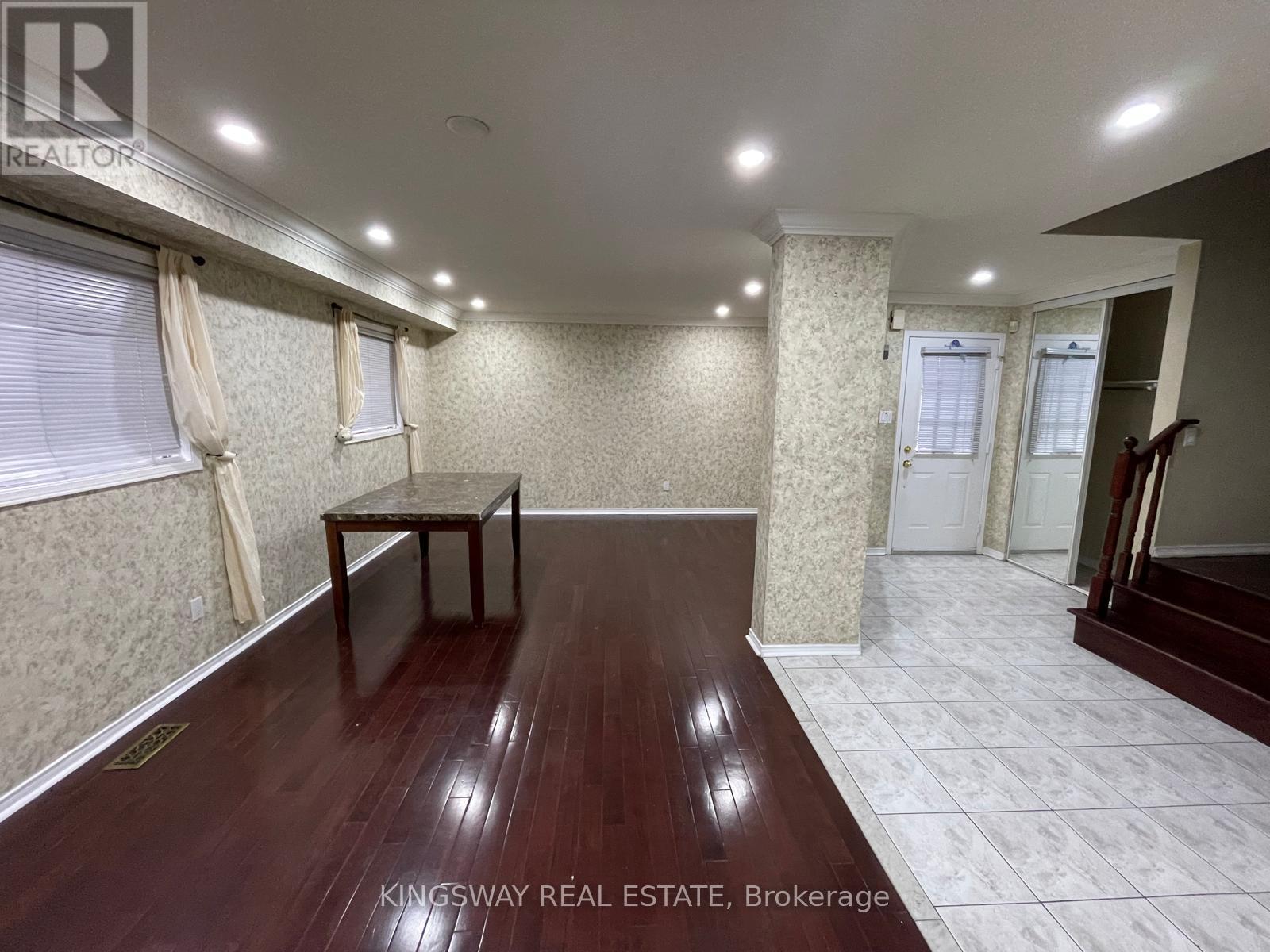1267 Bantham St Street, Mississauga, Ontario  L5V 1P7 - Photo 6 - W12683740