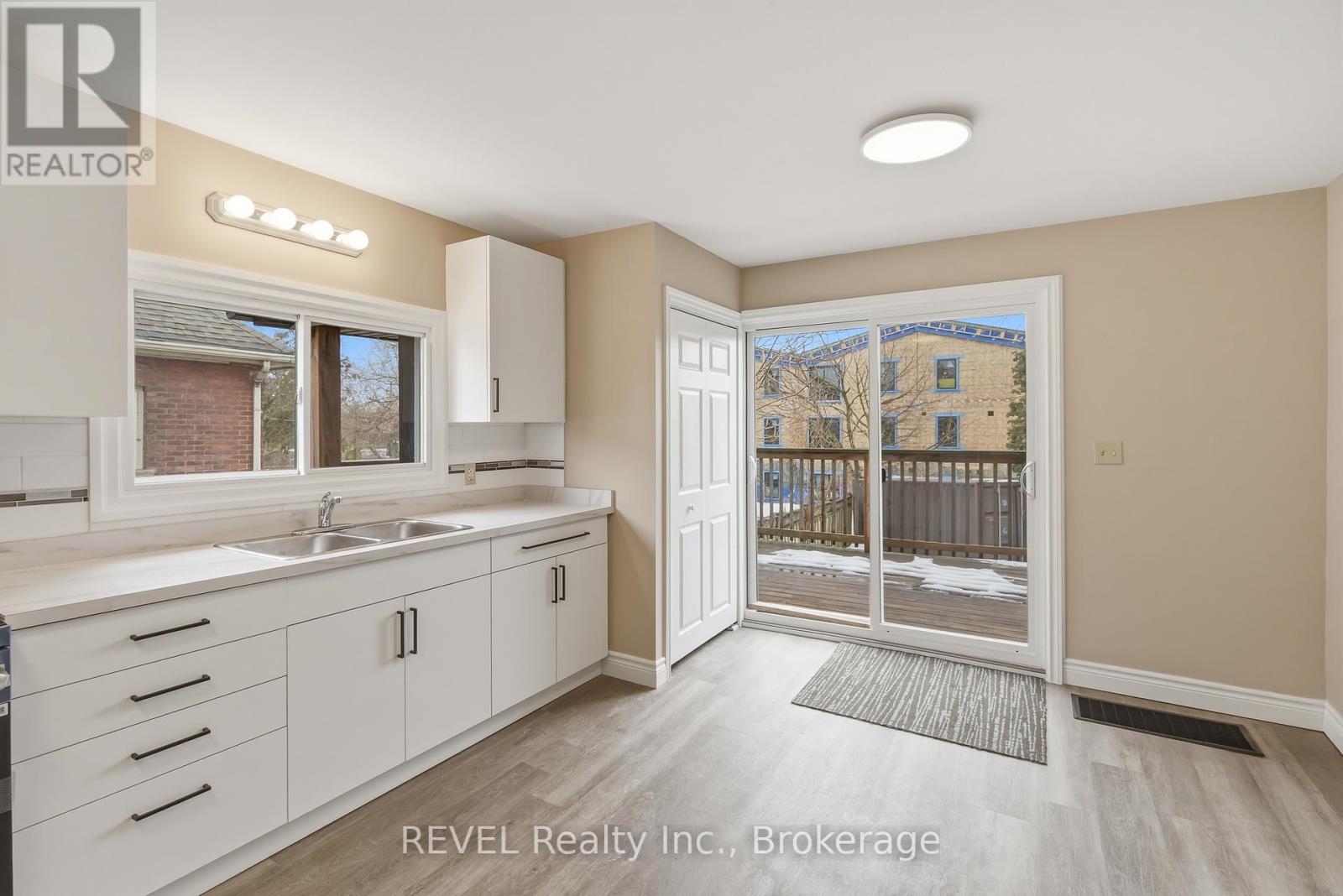 184 Queenston Street, St. Catharines, Ontario  L2R 2Z7 - Photo 12 - X12812742