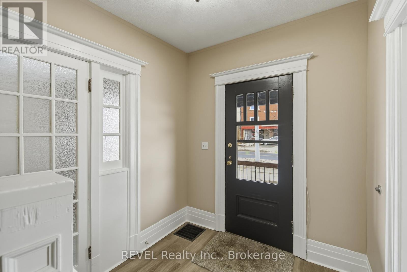 184 Queenston Street, St. Catharines, Ontario  L2R 2Z7 - Photo 14 - X12812742