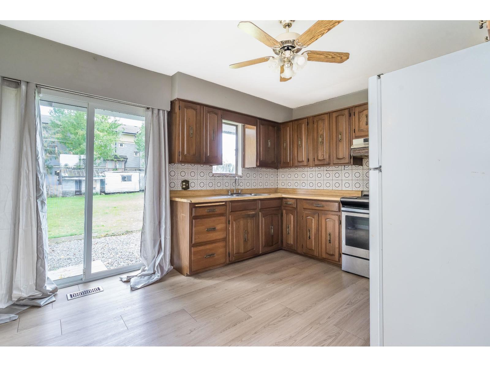 10331 155a Street, Surrey, British Columbia  V3R 4K4 - Photo 13 - R3092794