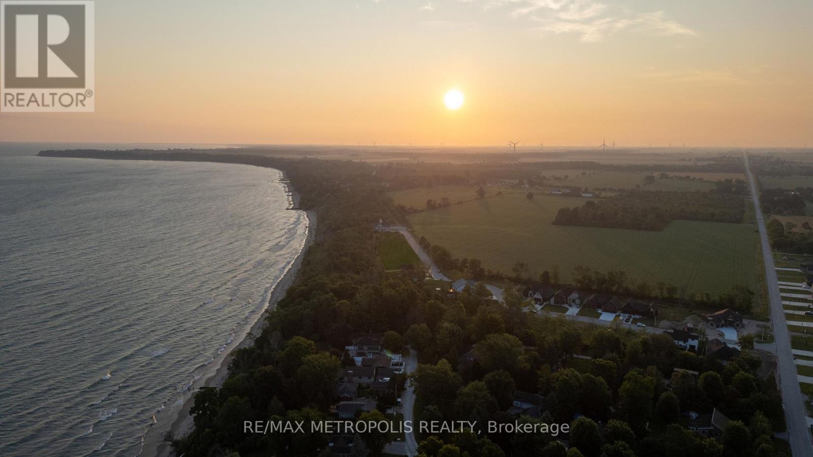 7035 Blue Coast Heights, Plympton-Wyoming, Ontario  N0N 1E0 - Photo 27 - X12813724