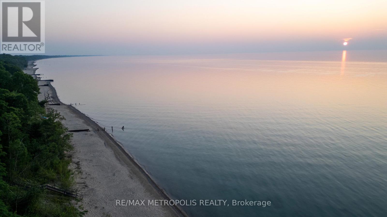 7027 Blue Coast Heights, Plympton-Wyoming, Ontario  N0N 1E0 - Photo 30 - X12813736