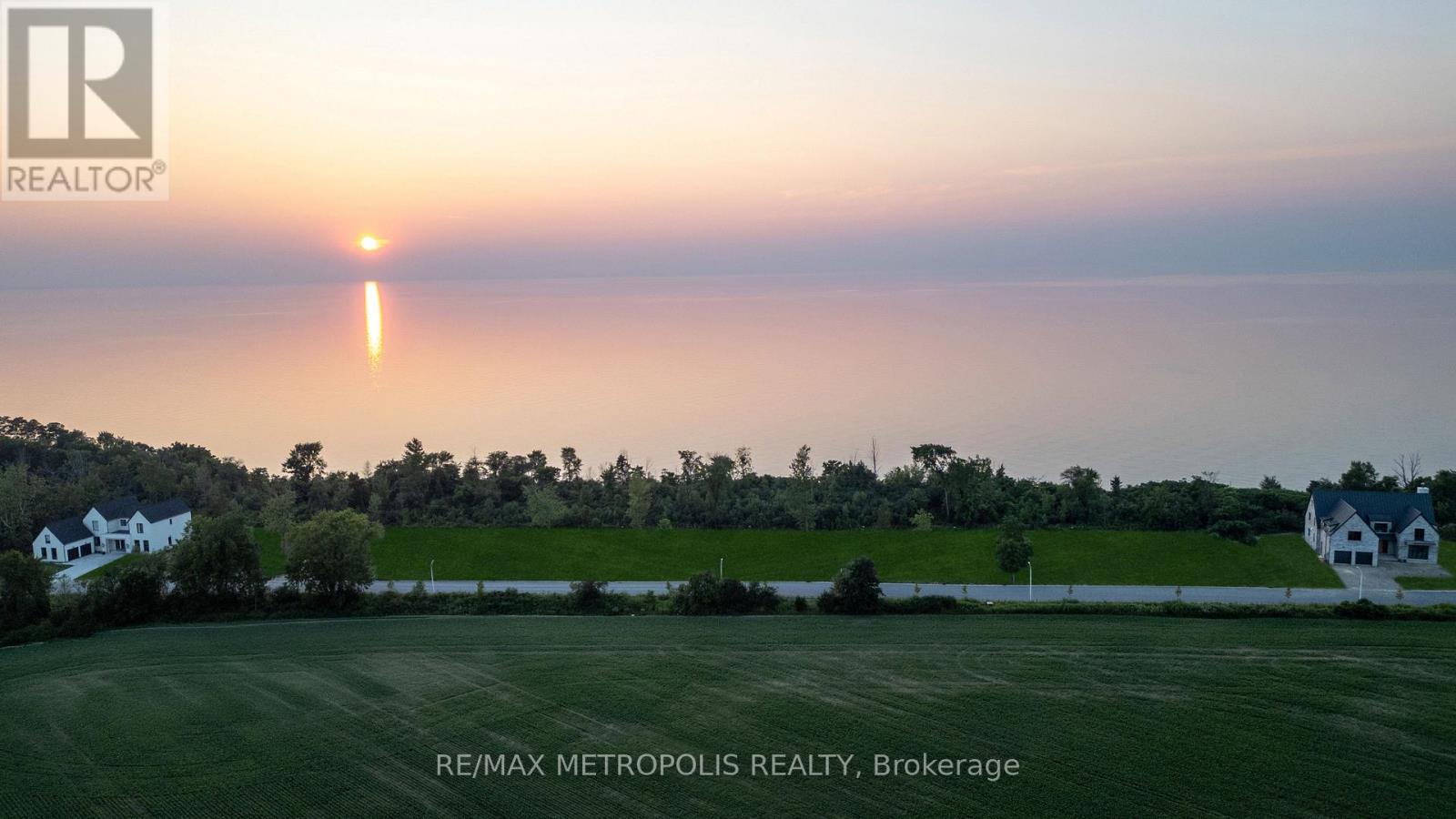 7027 Blue Coast Heights, Plympton-Wyoming, Ontario  N0N 1E0 - Photo 35 - X12813736