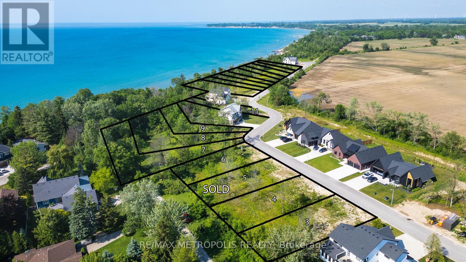 7027 Blue Coast Heights, Plympton-Wyoming, Ontario  N0N 1E0 - Photo 6 - X12813736