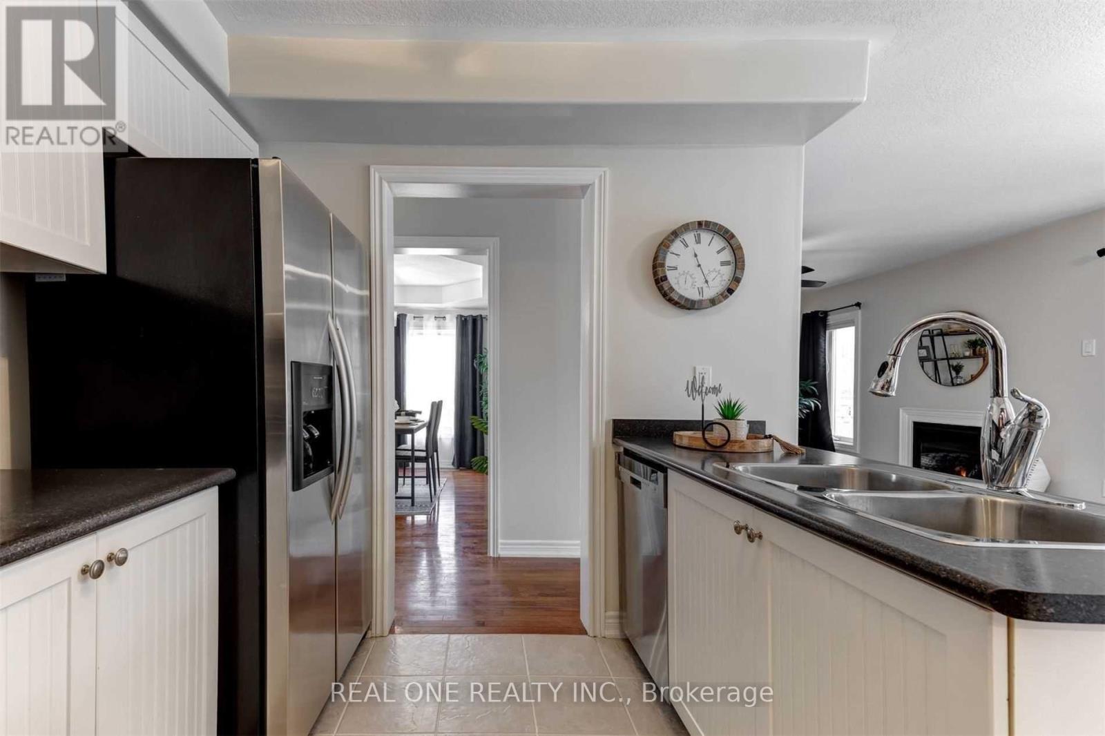 55 Sweetnam Drive, Kawartha Lakes, Ontario  K9V 0A7 - Photo 10 - X12813746