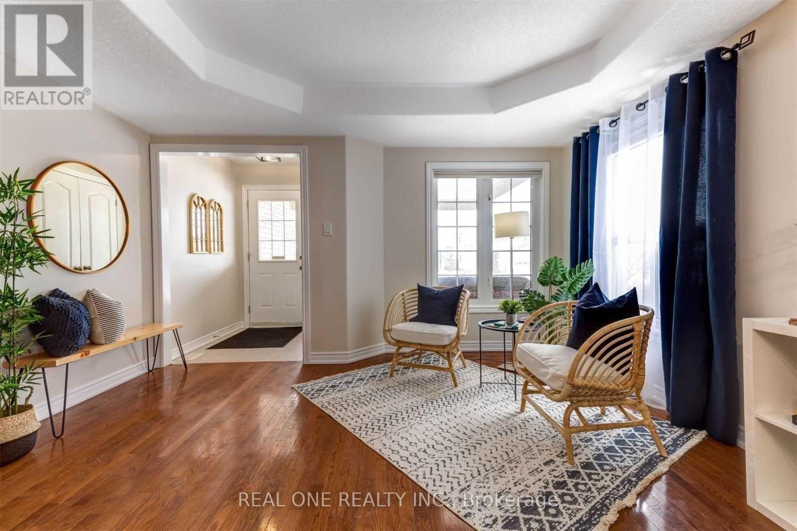 55 Sweetnam Drive, Kawartha Lakes, Ontario  K9V 0A7 - Photo 2 - X12813746