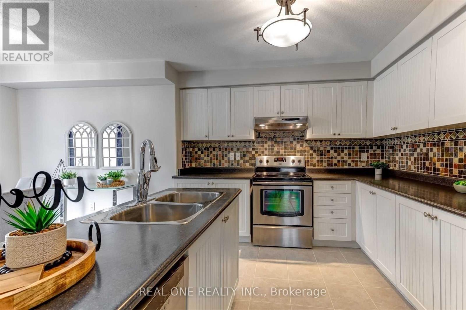 55 Sweetnam Drive, Kawartha Lakes, Ontario  K9V 0A7 - Photo 8 - X12813746